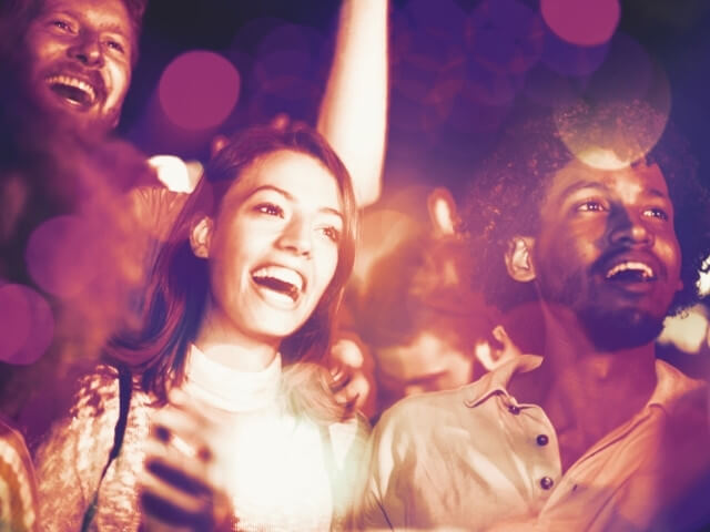 Musica Popular Brasileira - pessoas em festival de música