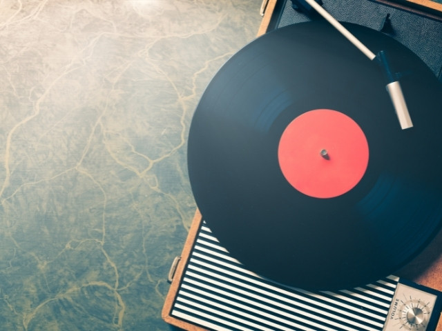 MPB disco de vinil em uma vritola retrô
