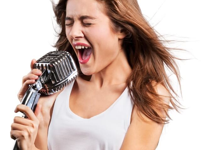 Jovem cantora - artigo sobre tessitura vocal
